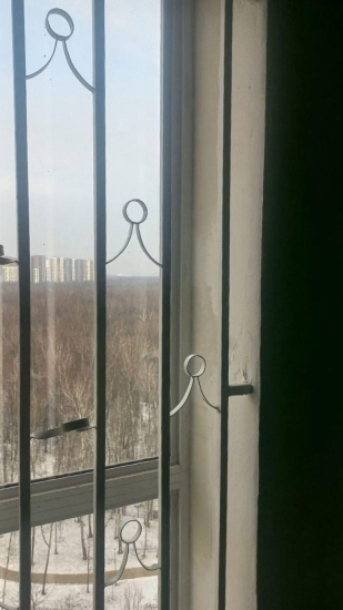 ул. Георгиевская, д. 7, подъезд 2 — восстановили и покрасили оконные откосы