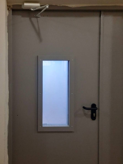 Барышевская роща, д. 12 — отремонтировали дверной доводчик